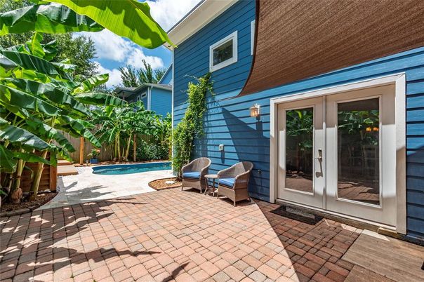 Exterior, Pool