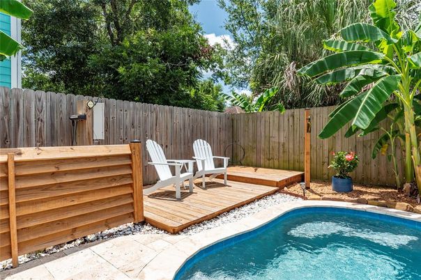 Exterior, Pool