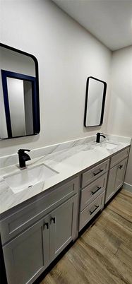 Bathroom, Dual Sink Vanities, Interior, Wood Texture Flooring