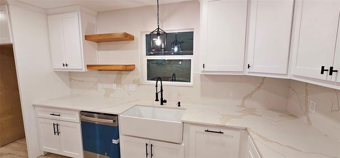 Interior, Kitchen, Marble Walls, Pendant Lights