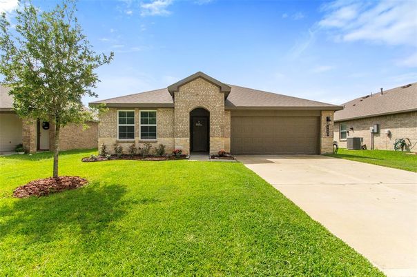 Attached, Backyard, Exterior, Facade, Brick Facade, Brick Traditional