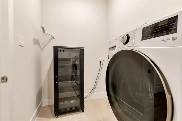 Interior, Washer
