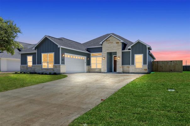 Attached, Backyard, Exterior, Facade, Ranch