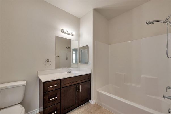 Bathroom, Dual Sink Vanities, Interior
