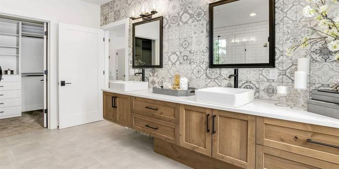 Bathroom, Dual Sink Vanities, Interior, Recessed Lighting
