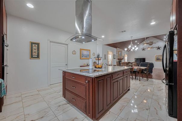 Chandelier, Dining room, Interior, Kitchen, Marble, Pendant Lights, Recessed Lighting