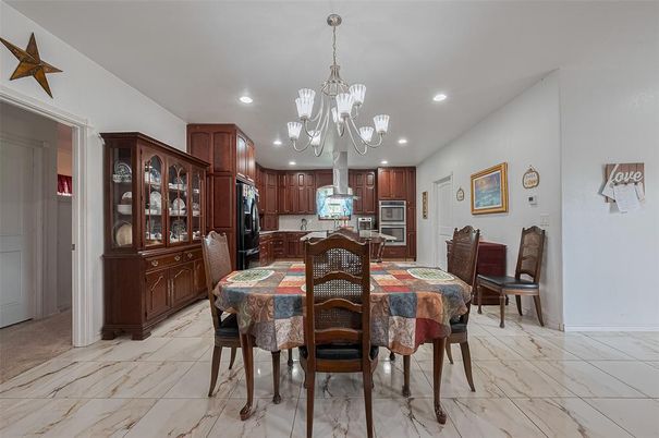 Chandelier, Dining room, Interior, Kitchen, Marble, Recessed Lighting