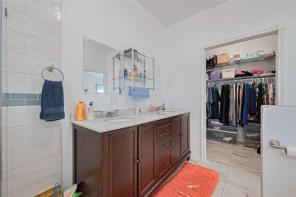 Bathroom, Dual Sink Vanities, Interior, Marble, Walk-in Closets