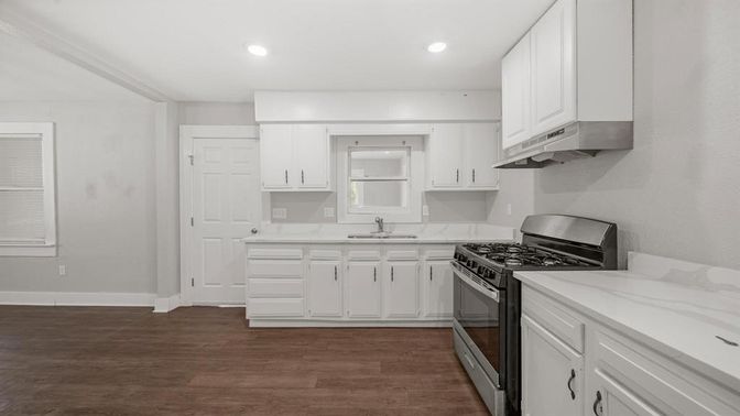 Interior, Kitchen, Recessed Lighting, Wood Texture Flooring