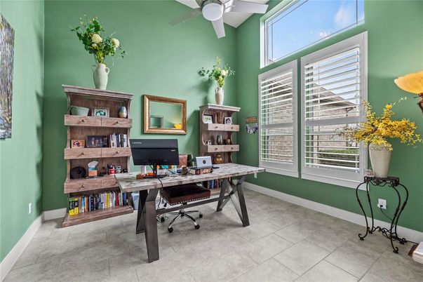 Home Office, Interior