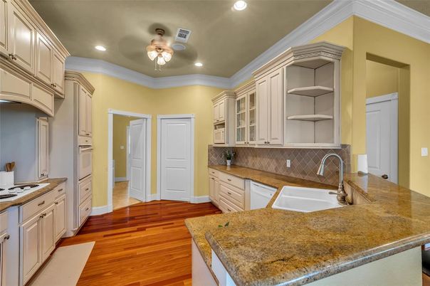 Interior, Kitchen, Recessed Lighting, Wood Texture Flooring