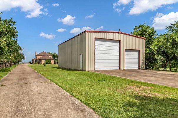 Detached Garage, Exterior