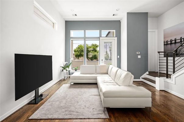 Interior, Living room, Recessed Lighting, Wood Texture Flooring