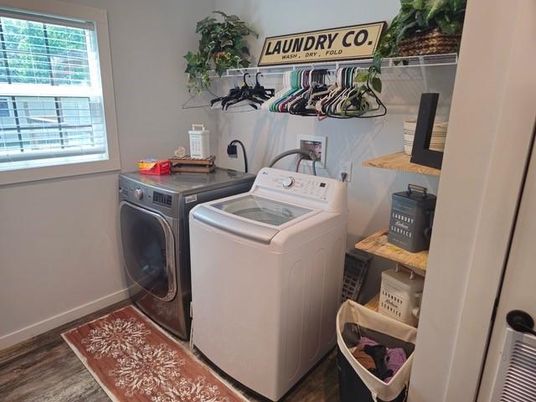 Interior, Washer, Wood Texture Flooring