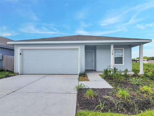 Attached, Exterior, Facade, Ranch