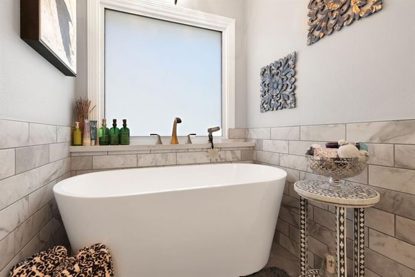 Bathroom, Free Standing Baths, Interior