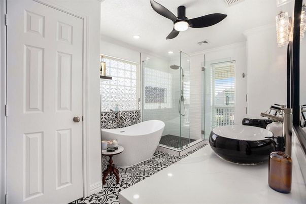 Bathroom, Free Standing Baths, Glass Shower, Interior, Recessed Lighting