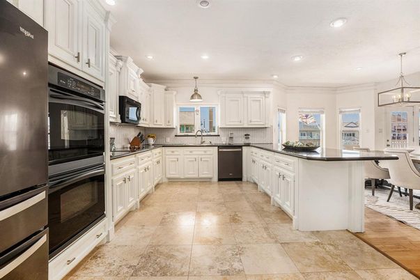 Dining room, Interior, Kitchen, Pendant Lights, Recessed Lighting, Stainless Steel Appliances