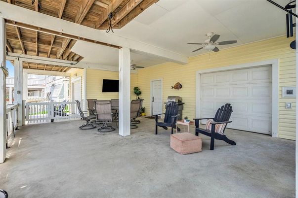 Exterior, Interior, Wooden Beams