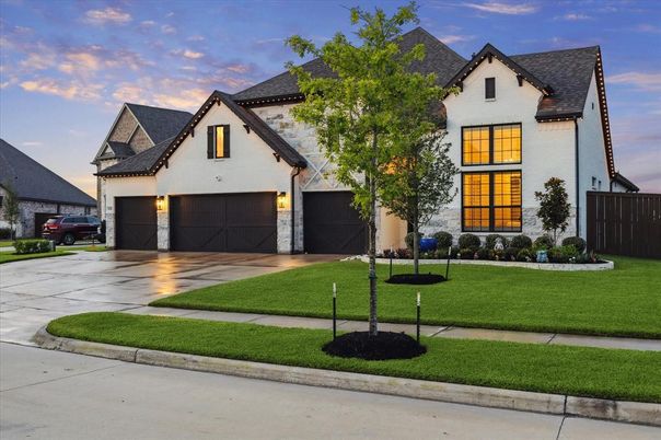 Attached, Exterior, Facade, Farmhouse