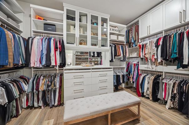 Interior, Walk-in Closets, Wood Texture Flooring