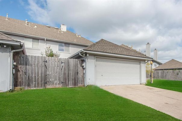 Backyard, Detached Garage, Exterior