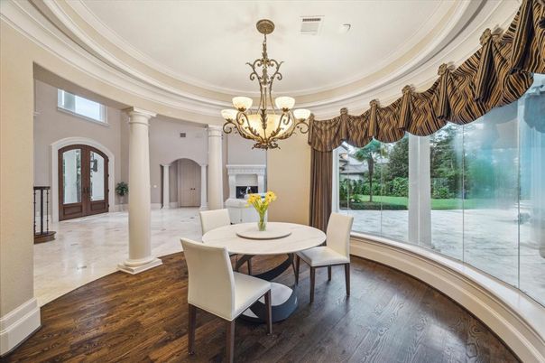 Chandelier, Dining room, Fireplace, Interior, Wood Texture Flooring
