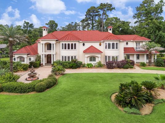 Backyard, Exterior, Facade, French Provincial