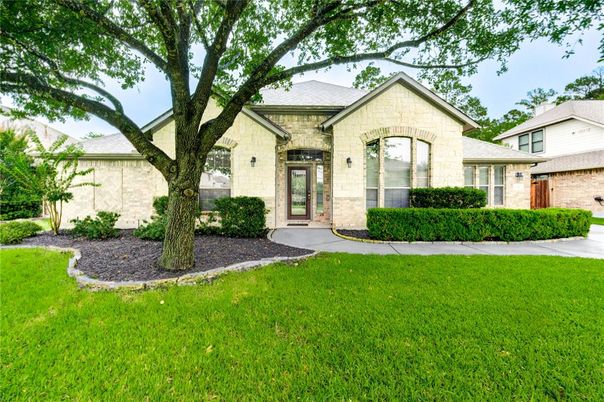 Backyard, Exterior, Facade, French Provincial