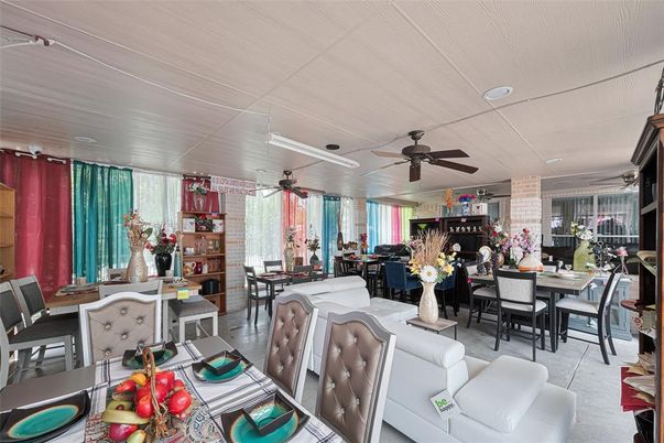 Dining room, Interior