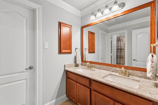 Bathroom, Dual Sink Vanities, Interior
