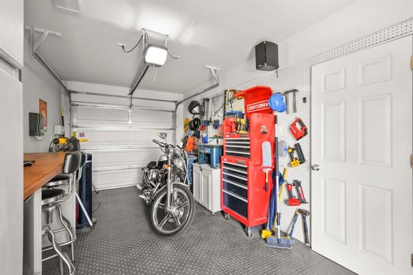 Garage, Interior