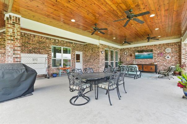 Exterior, Recessed Lighting, Stone Walls