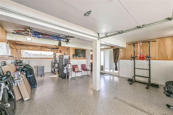 Garage, Interior