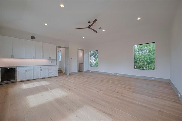 Empty room, Interior, Recessed Lighting, Wood Texture Flooring