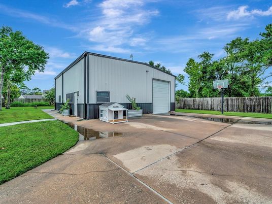 Backyard, Detached Garage, Exterior