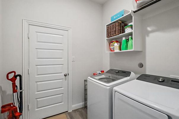 Interior, Washer, Wood Texture Flooring