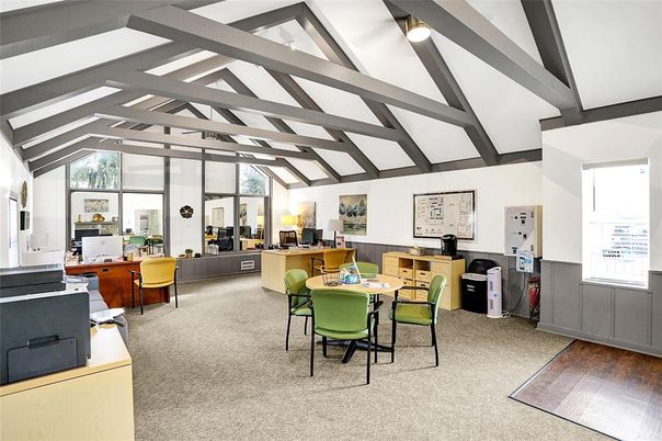 Home Office, Interior