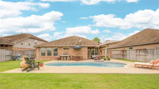 Backyard, Exterior, Pool