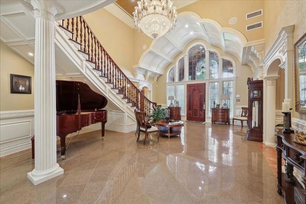 Chandelier, Interior, Piano, Recessed Lighting