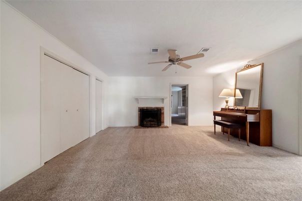 Empty room, Fireplace, Interior, Piano