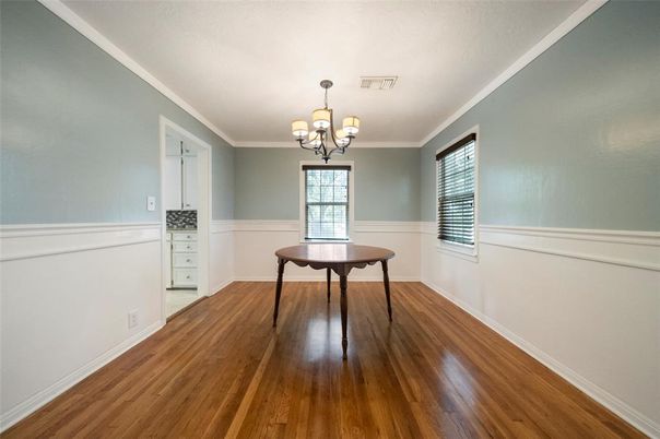 Chandelier, Interior, Wood Texture Flooring