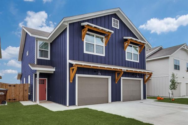 Attached, Exterior, Facade, Rowhouse