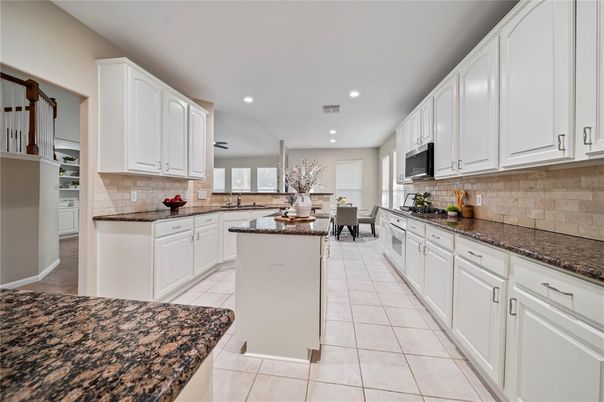 Dining room, Interior, Kitchen, Recessed Lighting