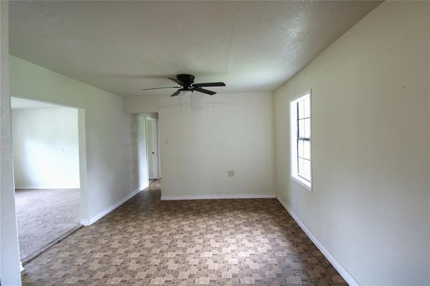 Empty room, Interior