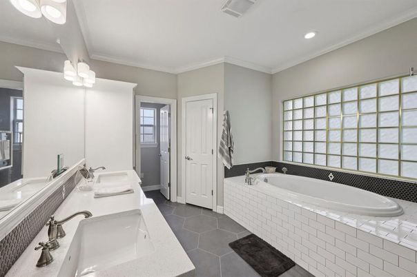 Bathroom, Dual Sink Vanities, Interior, Recessed Lighting