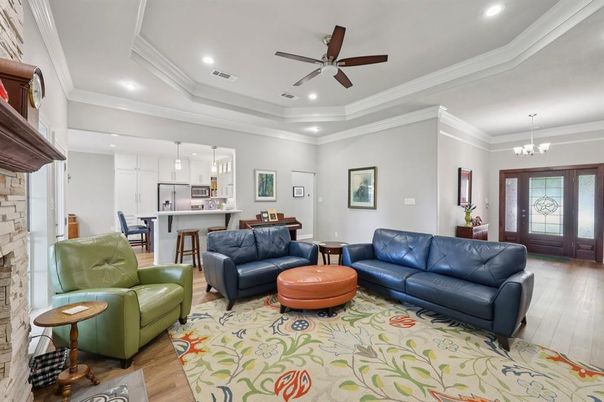 Chandelier, Interior, Kitchen, Living room, Pendant Lights, Recessed Lighting, Wood Texture Flooring