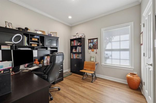 Home Office, Interior, Recessed Lighting, Wood Texture Flooring
