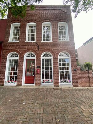 Exterior, Facade, Brick Facade, Rowhouse