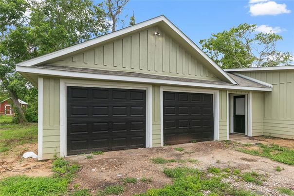 Detached Garage, Exterior